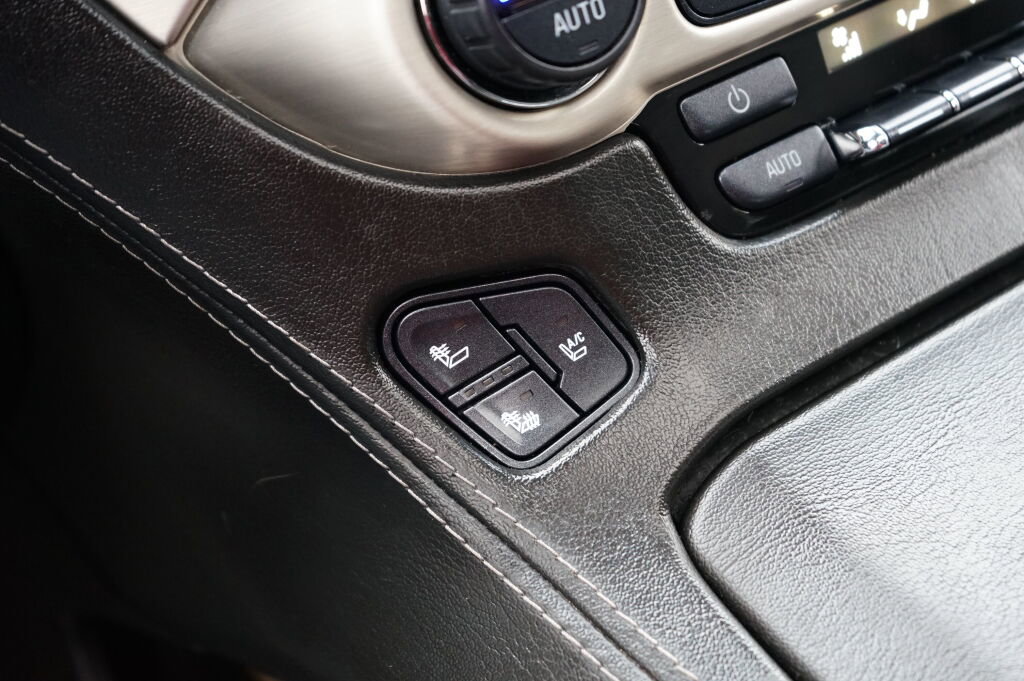 Used 2016 GMC Yukon XL Denali w/ Open Road Package image 24