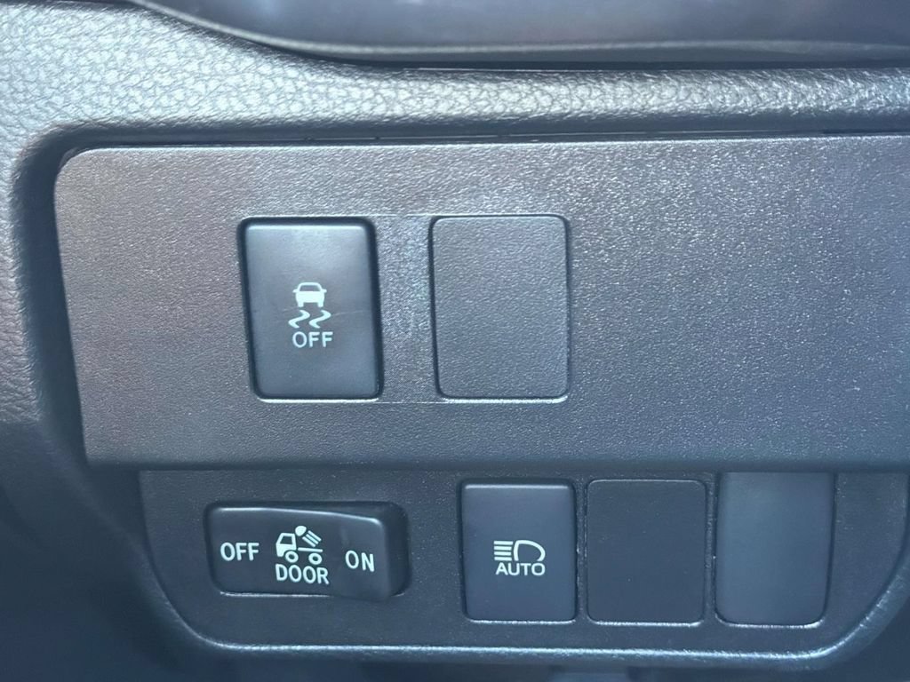 Certified 2022 Toyota Tacoma SR5 w/ Technology Package AWD/4WD image 23