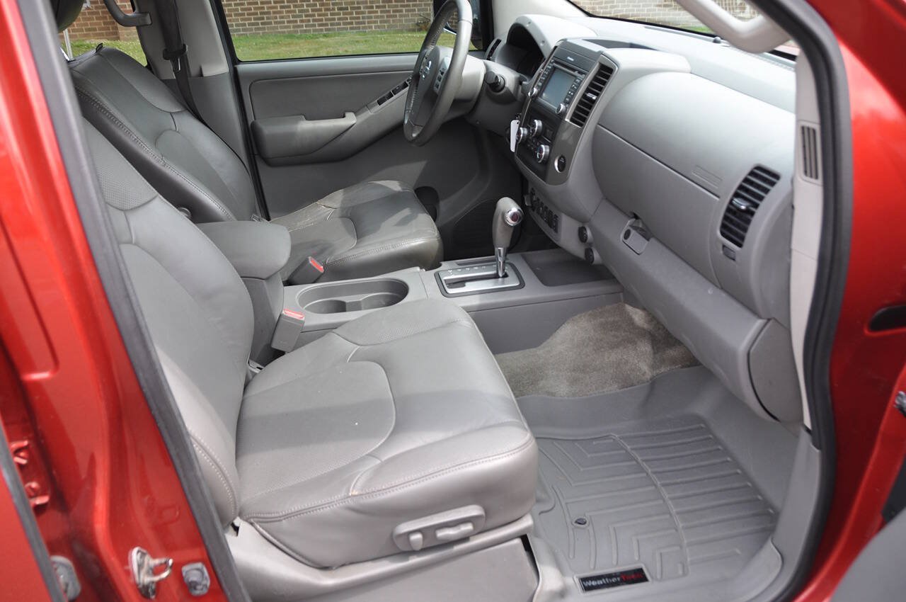 Used 2014 Nissan Frontier SL w/ SL Moonroof Package AWD/4WD image 23