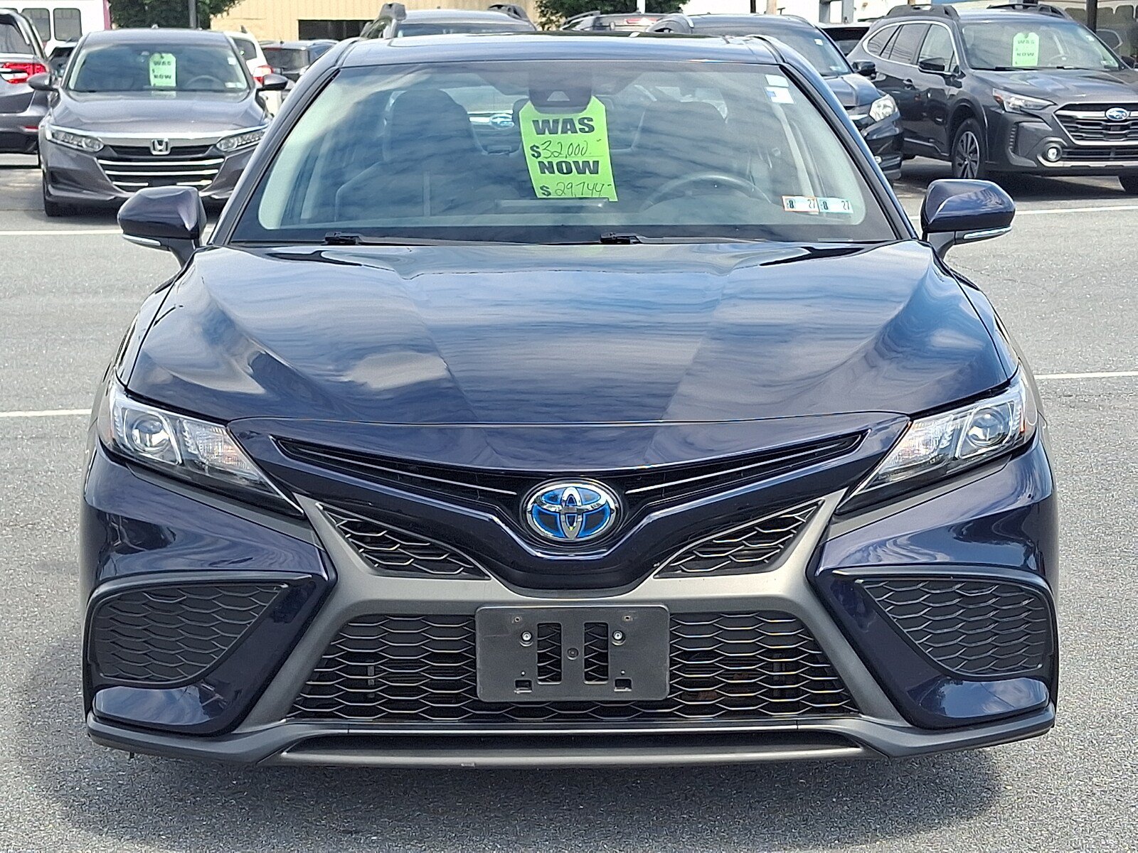 Used 2022 Toyota Camry SE w/ Audio Upgrade Package FWD video 2