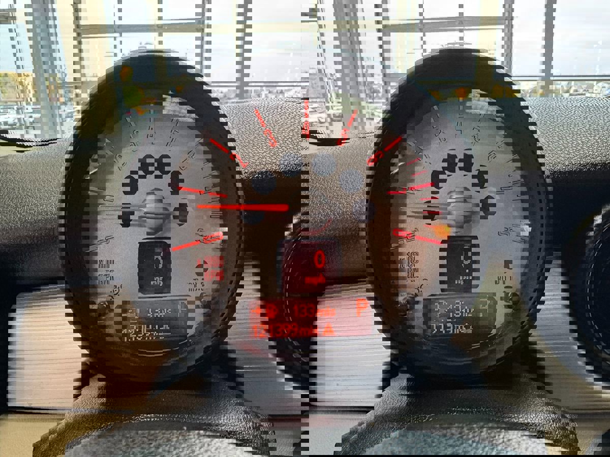 Used 2011 MINI Cooper S image 24