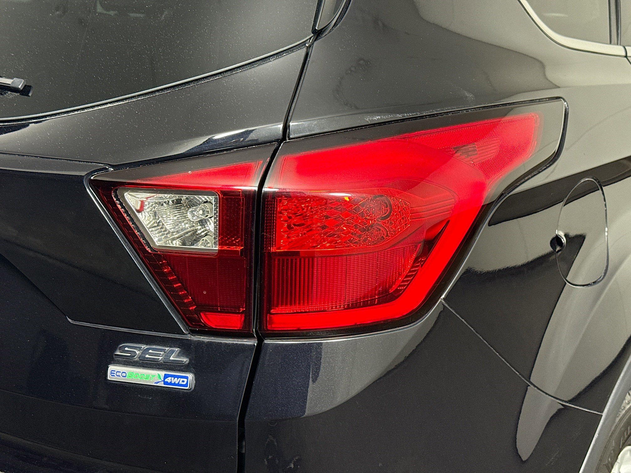 Used 2019 Ford Escape SEL image 34