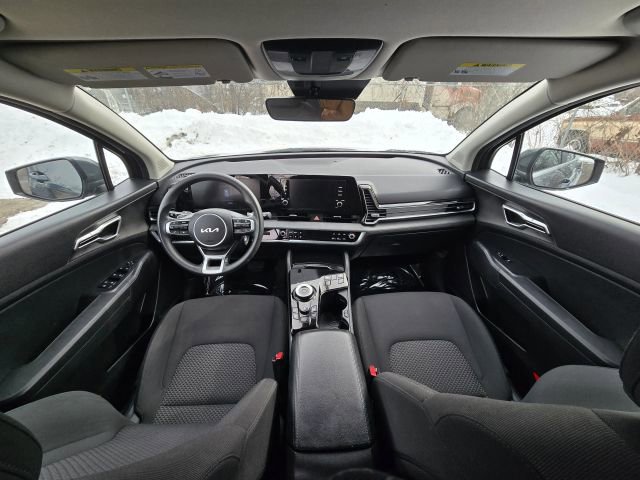 Used 2023 Kia Sportage LX image 18