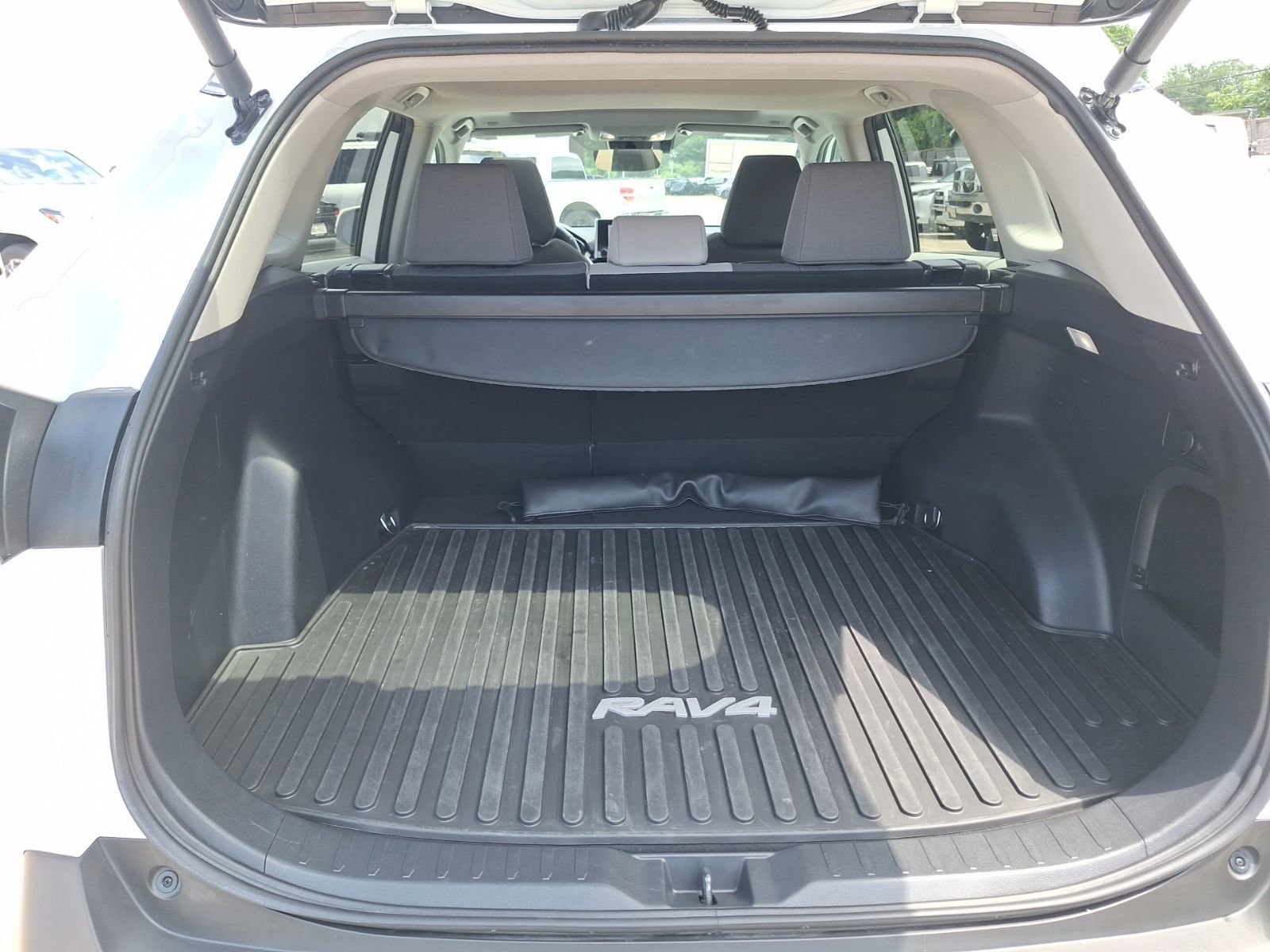 Used 2024 Toyota RAV4 XLE w/ Convenience Package AWD/4WD image 38