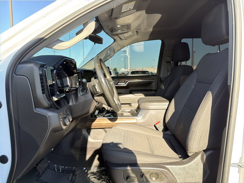 Used 2024 Chevrolet Silverado 1500 LT Trail Boss w/ Protection Package AWD/4WD image 11