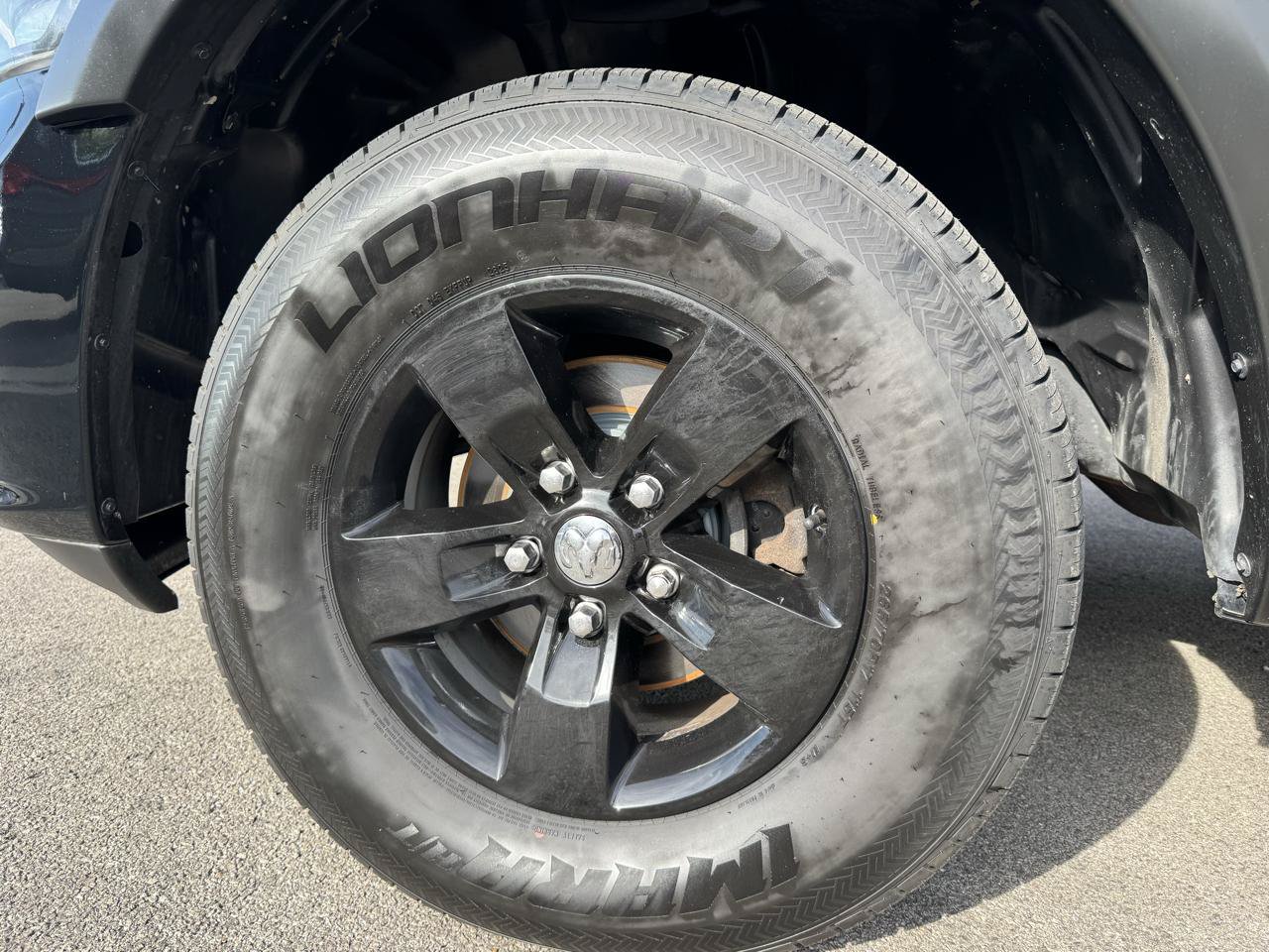 Used 2018 RAM 1500 ST AWD/4WD image 15