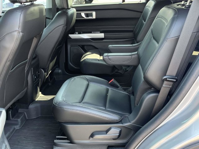 Used 2023 Ford Explorer XLT w/ Equipment Group 202A AWD/4WD image 15