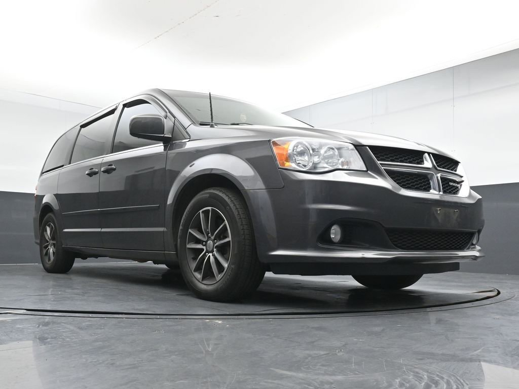 Used 2017 Dodge Grand Caravan SXT FWD image 18