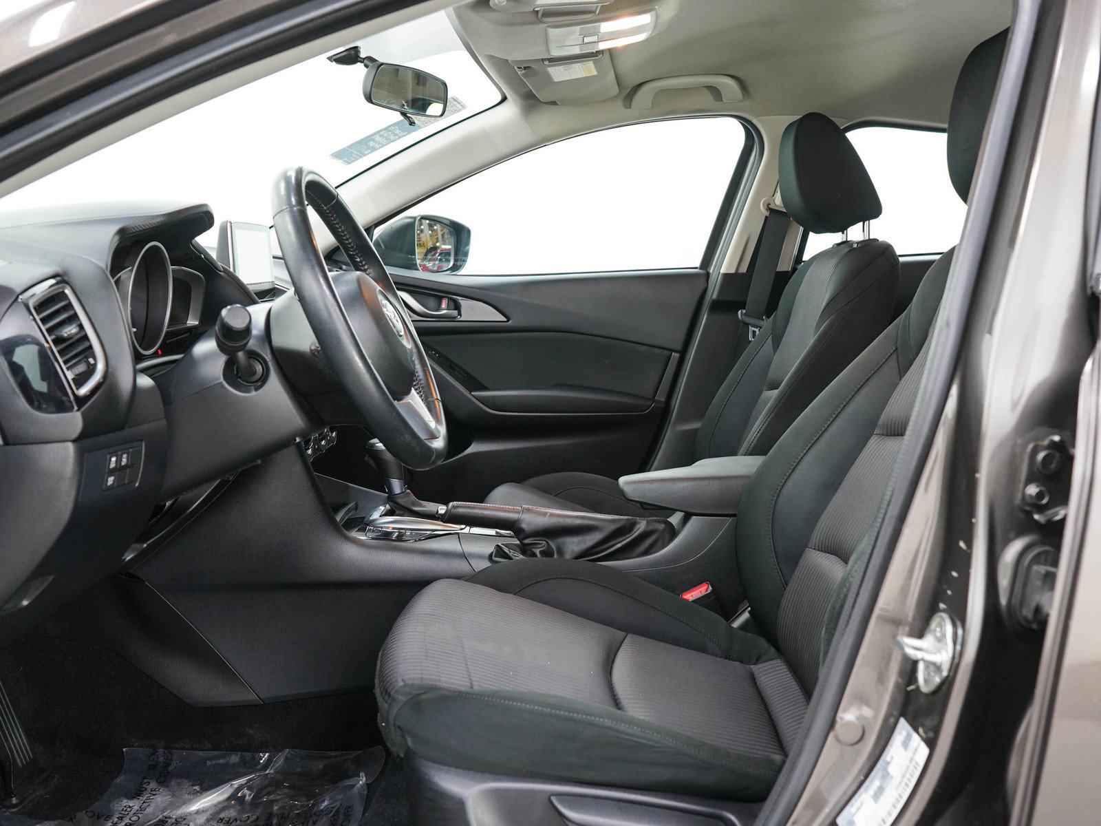 Used 2015 MAZDA MAZDA3 i Touring FWD image 21