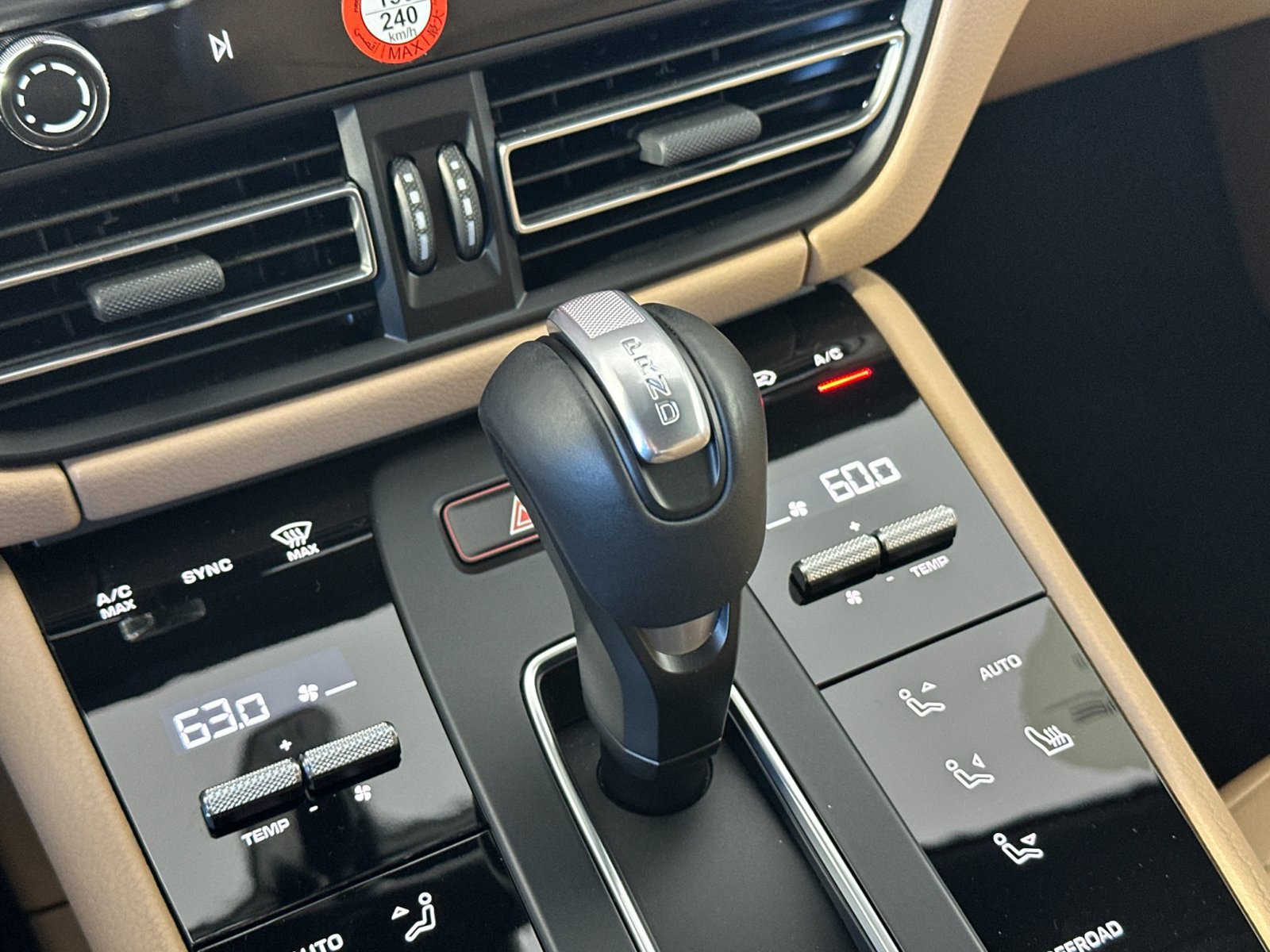 Certified 2026 Porsche Macan AWD/4WD image 25