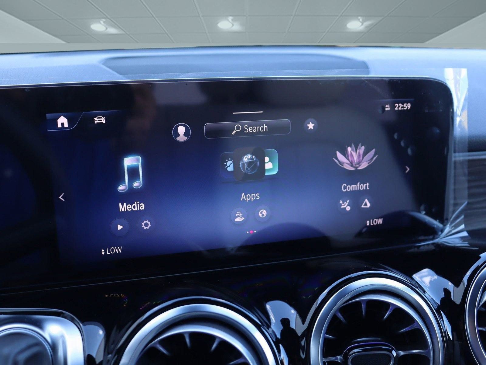 Used 2025 Mercedes-Benz GLB 250 image 40