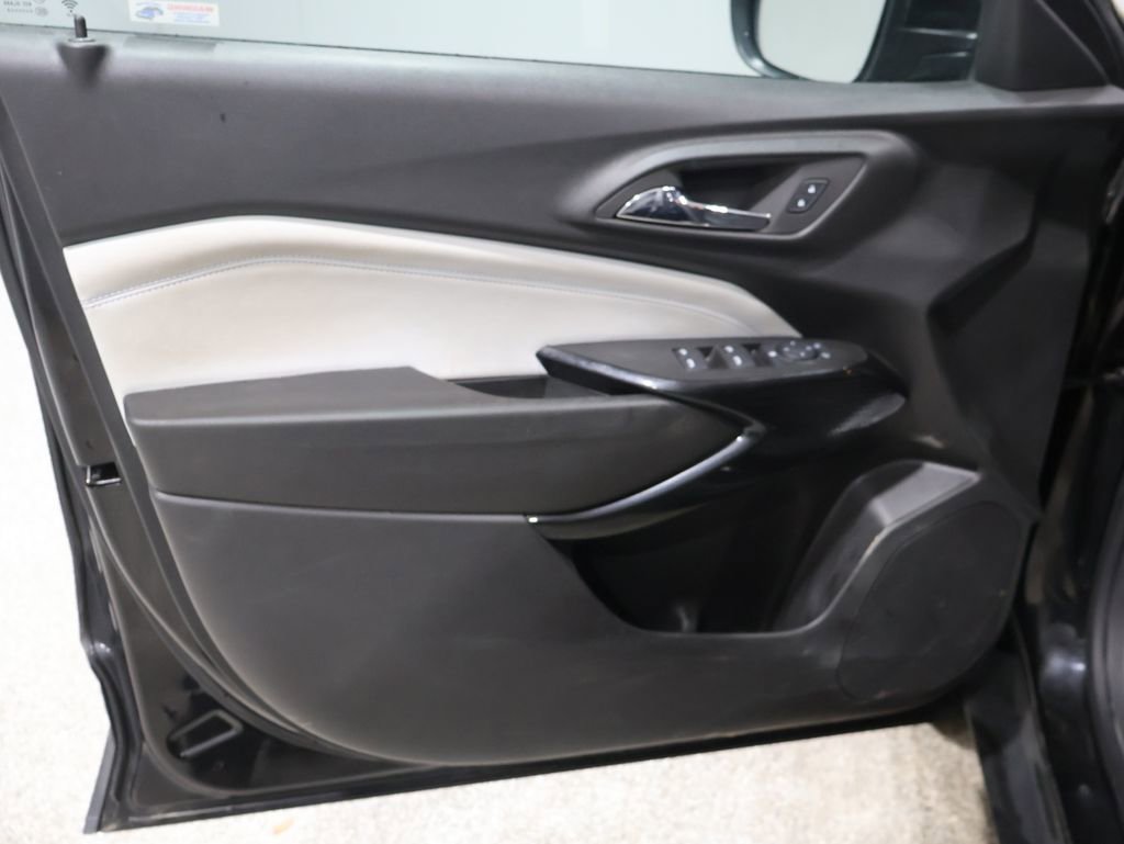 Used 2024 Chevrolet Trax LT w/ Driver Confidence Package FWD image 13