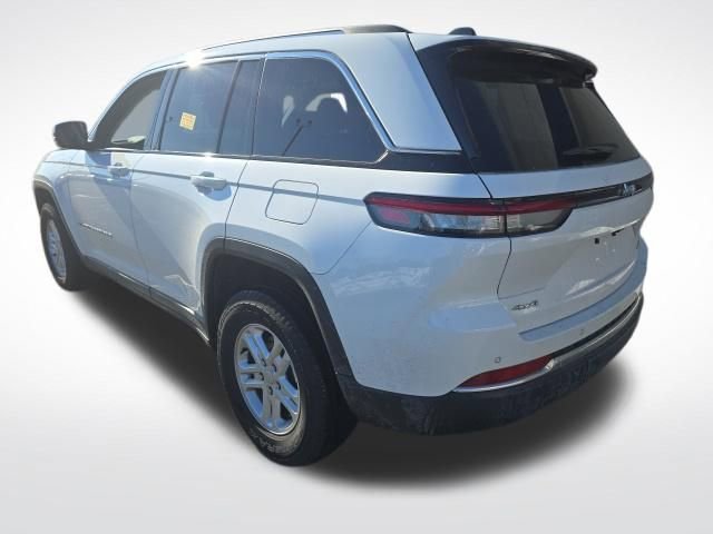 Used 2023 Jeep Grand Cherokee Laredo w/ Luxury Tech Group I image 5