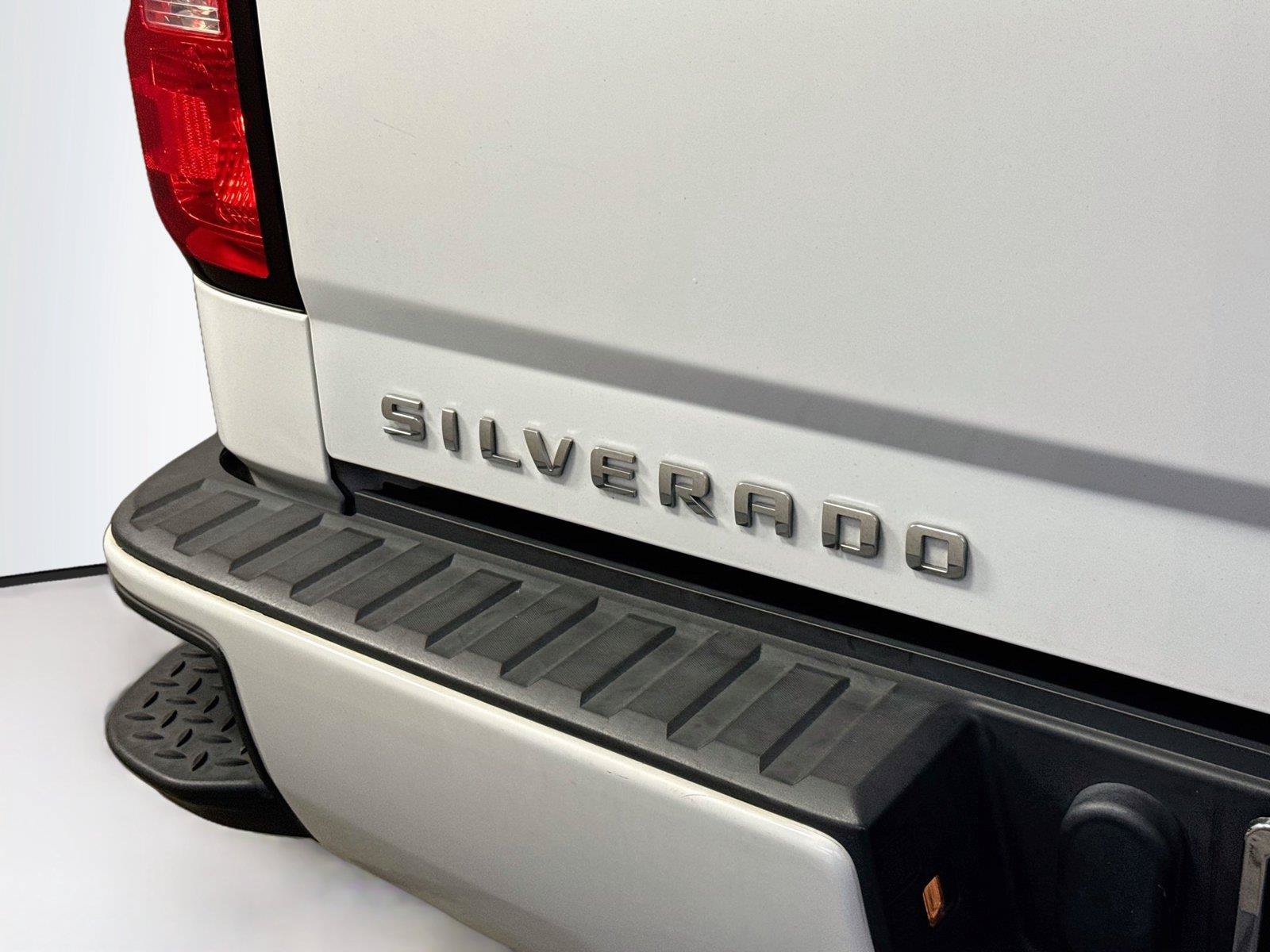 Used 2018 Chevrolet Silverado 1500 Custom w/ Custom Convenience Package RWD image 31