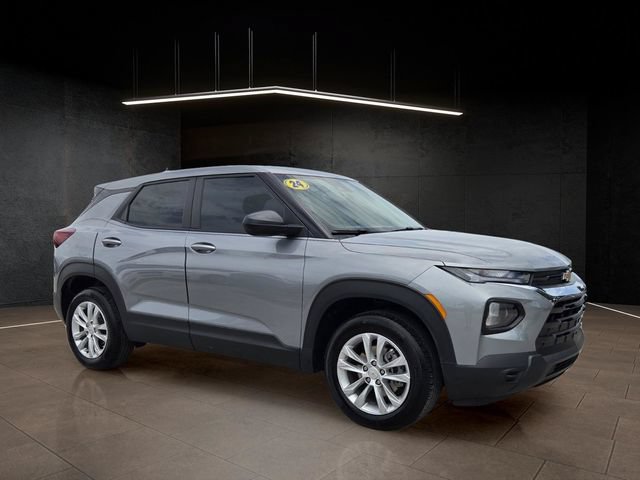 Used 2023 Chevrolet TrailBlazer LS AWD/4WD image 1