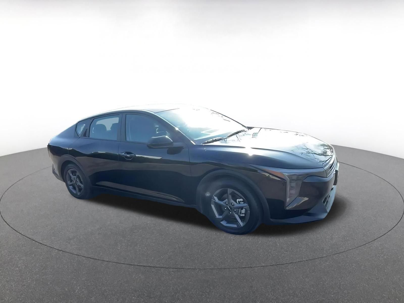 Used 2025 Kia K4 LXS image 2