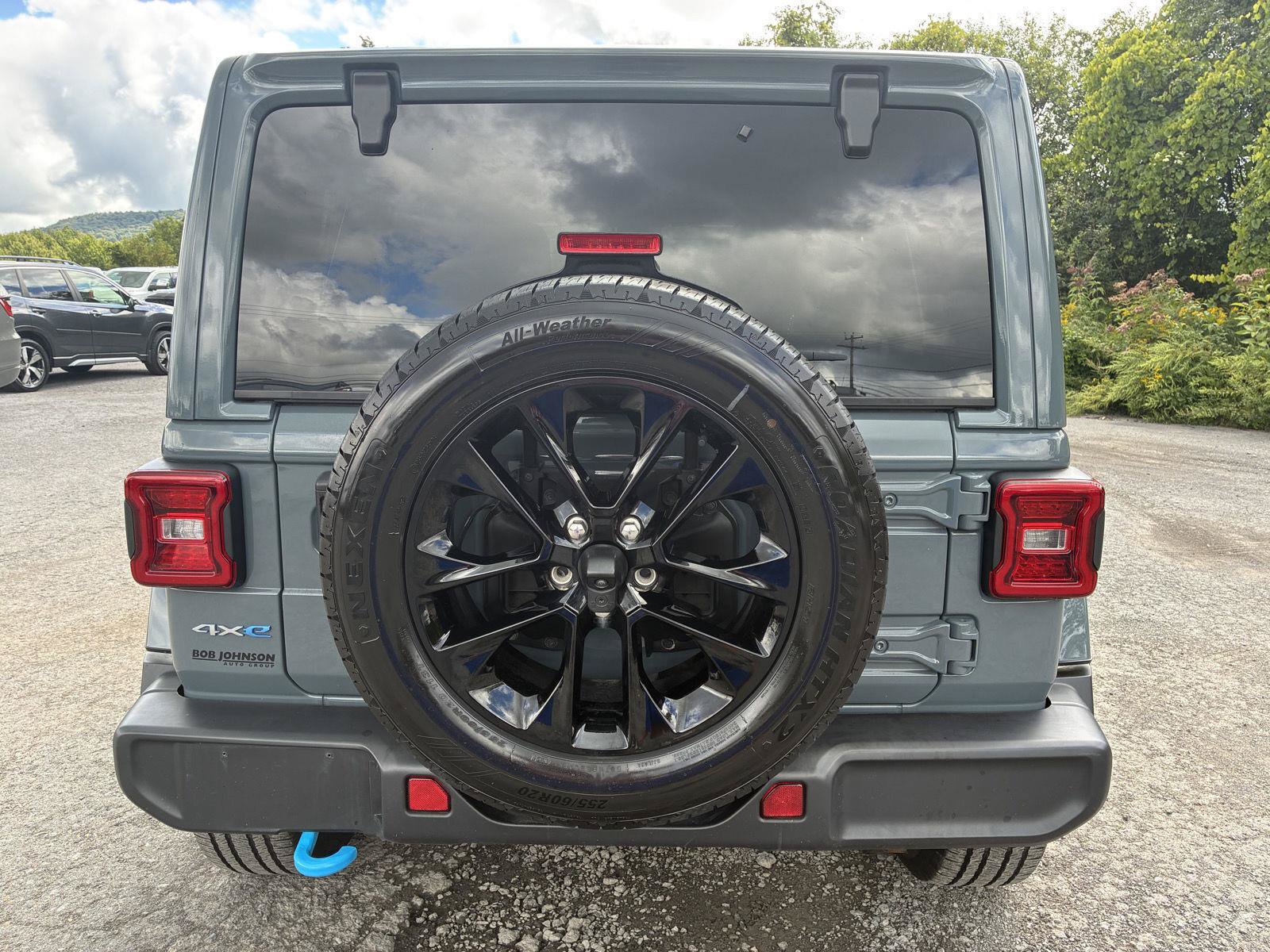 Used 2024 Jeep Wrangler Unlimited Sahara AWD/4WD image 6