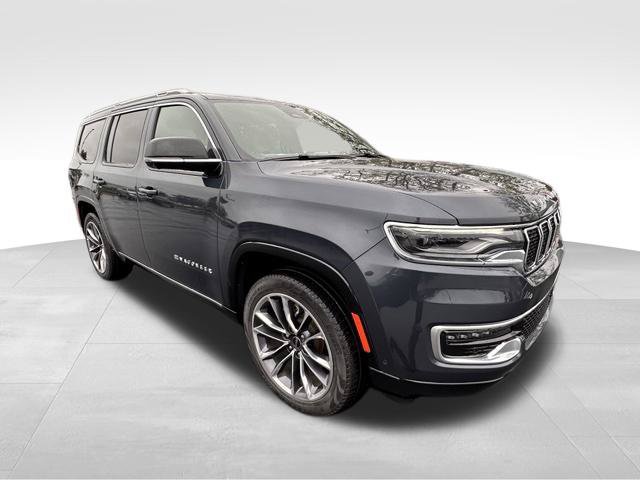 Used 2025 Jeep Wagoneer Series III w/ Premium Group I AWD/4WD image 11