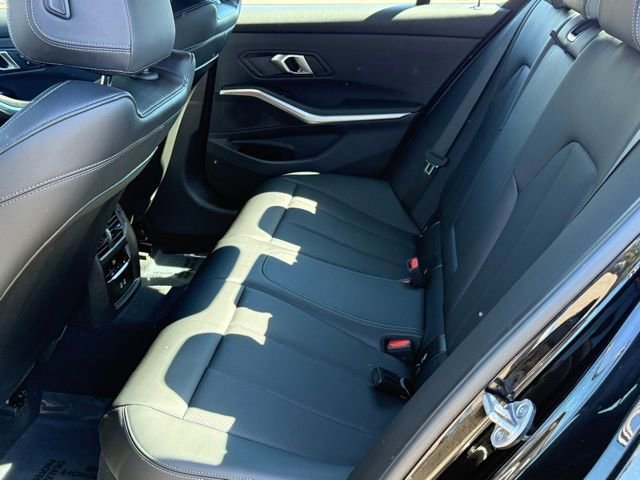 Used 2025 BMW 330i Sedan w/ M Sport Package image 31