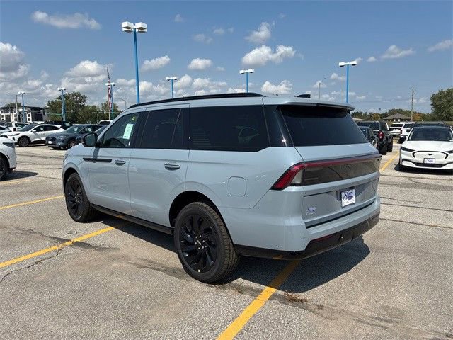 New 2025 Lincoln Navigator Reserve w/ Jet Appearance Package image 6