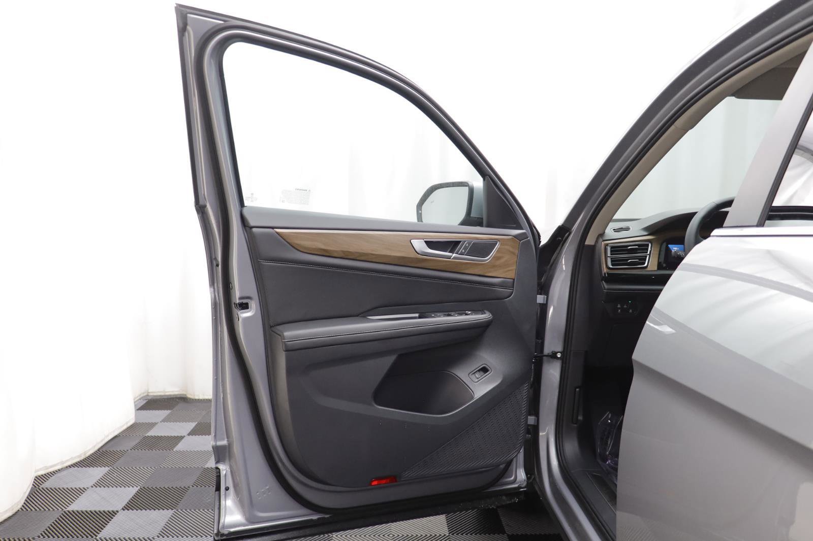 New 2026 Volkswagen Atlas SE image 4