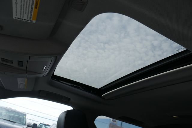 Used 2015 Chevrolet Silverado 1500 LTZ AWD/4WD image 3