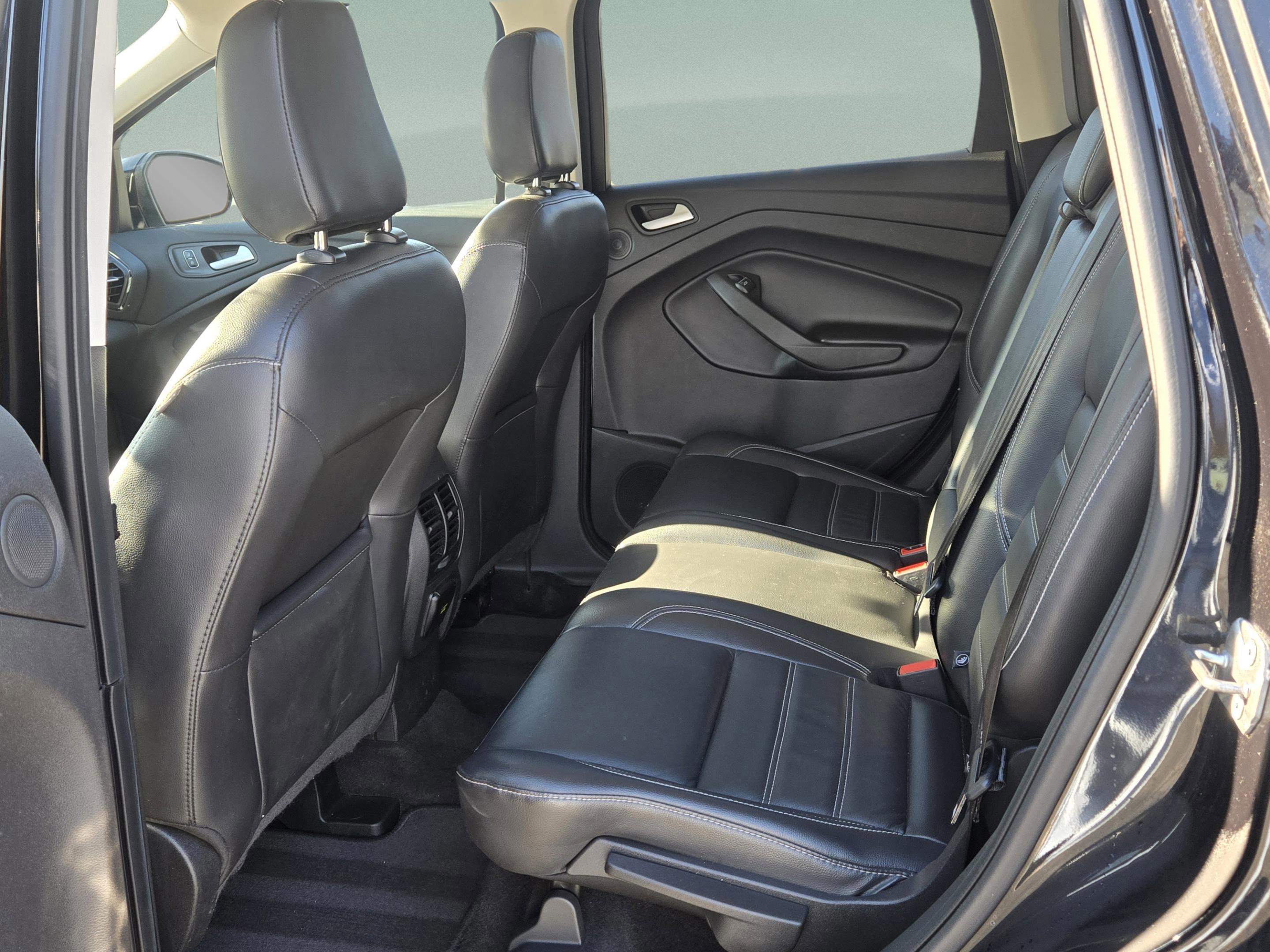 Used 2019 Ford Escape Titanium w/ U0J03 - Titanium Tow Package image 14