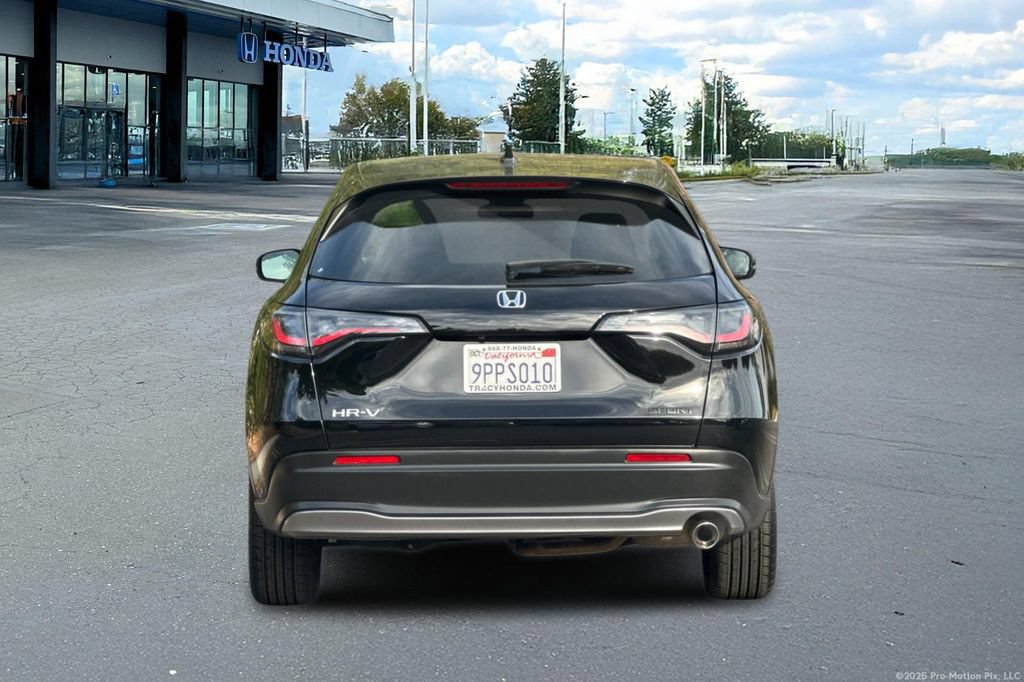 Certified 2025 Honda HR-V Sport image 8