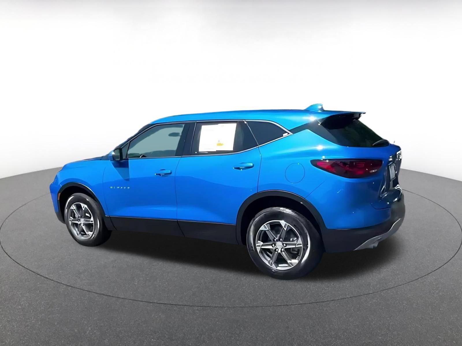 Used 2025 Chevrolet Blazer LT FWD image 11