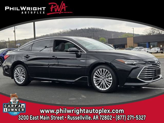 Used 2019 Toyota Avalon Limited image 1