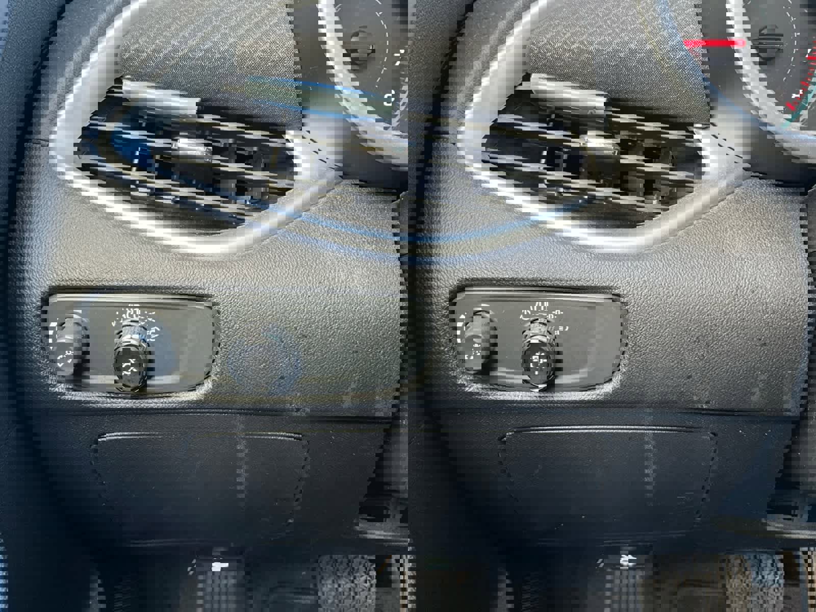 Used 2023 Chevrolet Malibu LS image 23