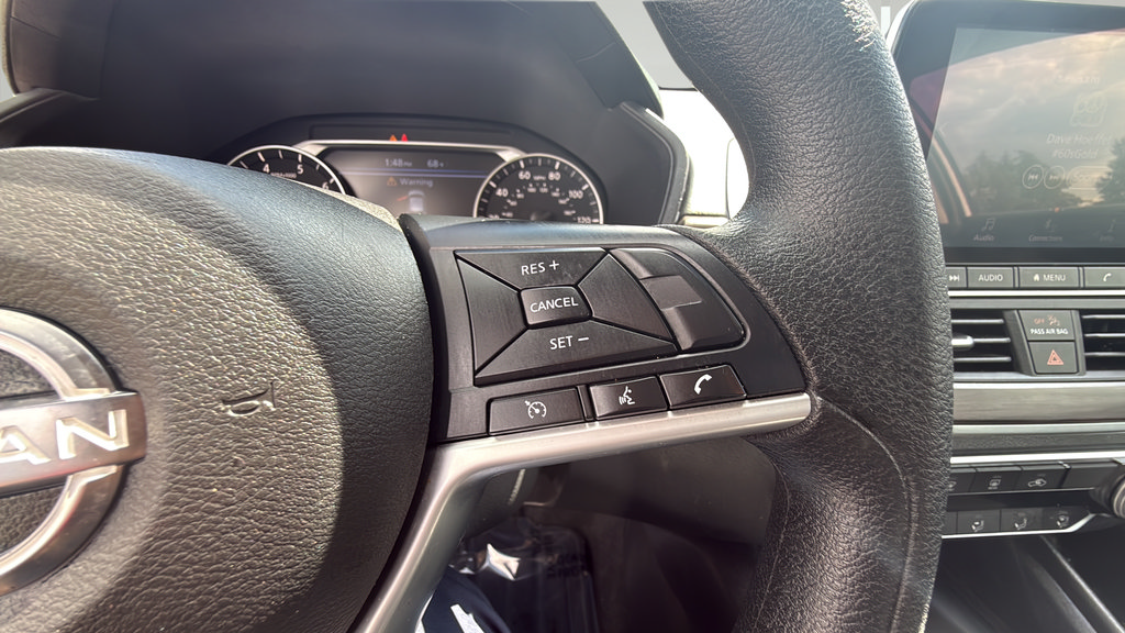 Used 2025 Nissan Altima 2.5 SV FWD image 25