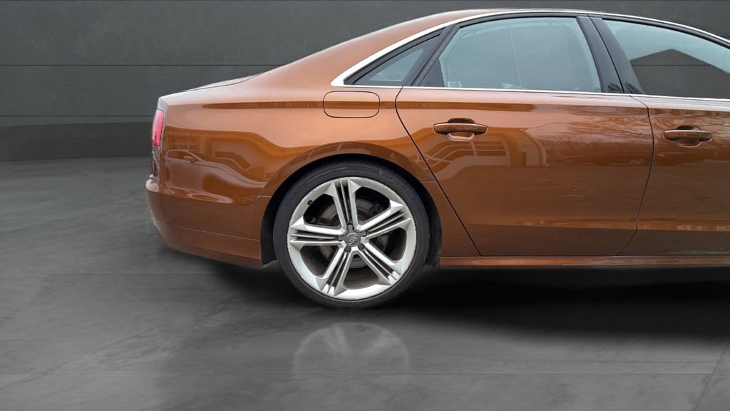 Used 2014 Audi S8 image 15