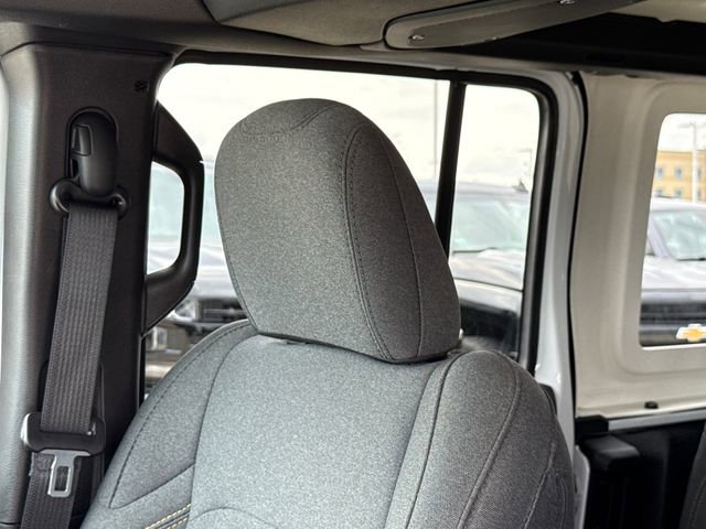 Used 2025 Jeep Wrangler Sport S image 14