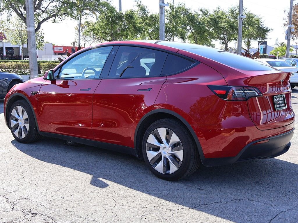 Used 2022 Tesla Model Y Long Range image 9