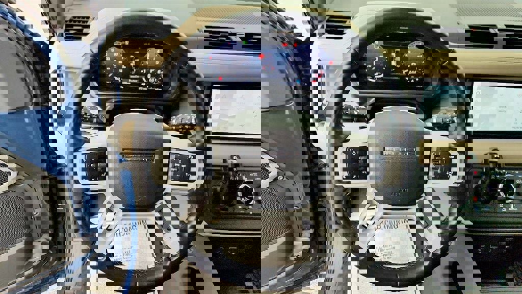 Used 2023 Land Rover Defender 110 X-Dynamic SE image 14