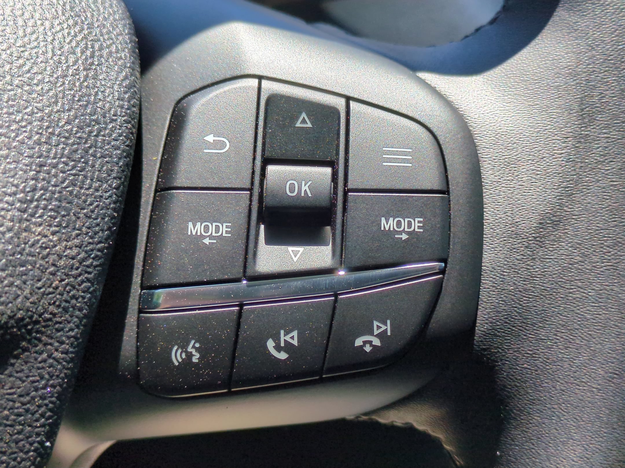 New 2026 Ford Maverick XLT w/ XLT Luxury Package FWD image 18