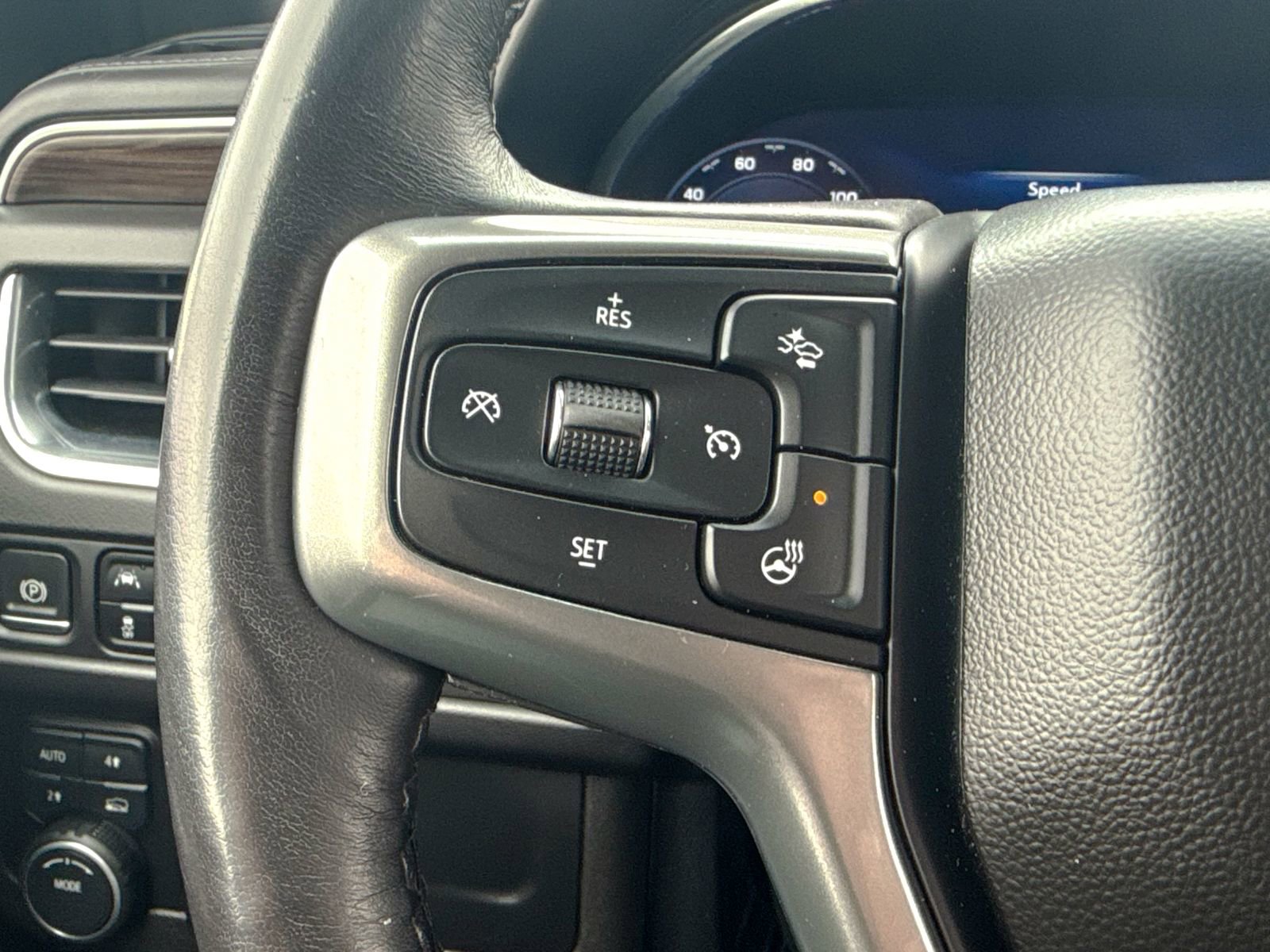 Certified 2022 Chevrolet Suburban LT w/ Luxury Package image 46