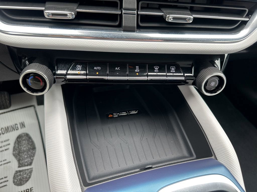 Used 2025 Chevrolet Equinox EV LT image 20