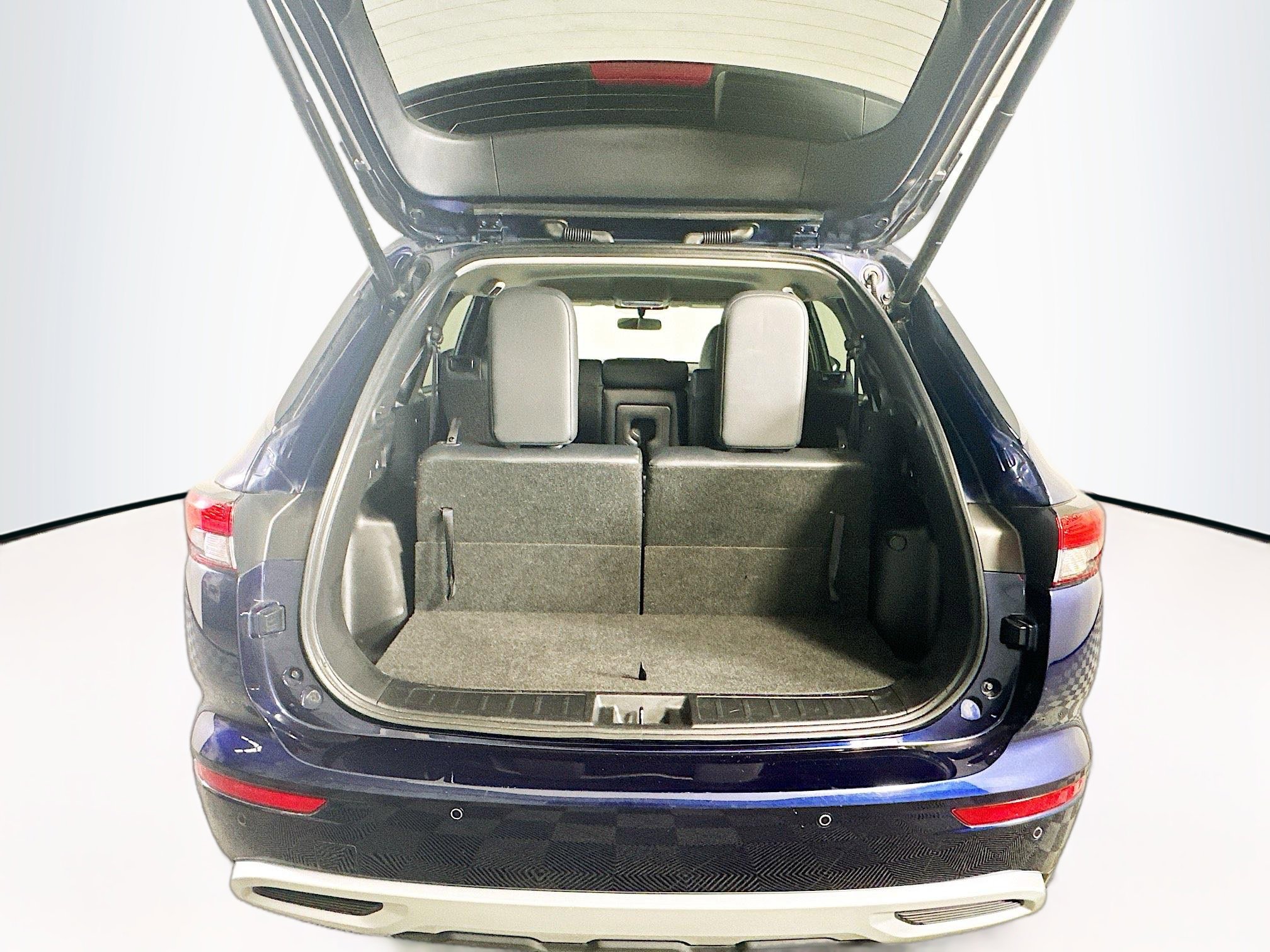 Used 2024 Mitsubishi Outlander SE image 31