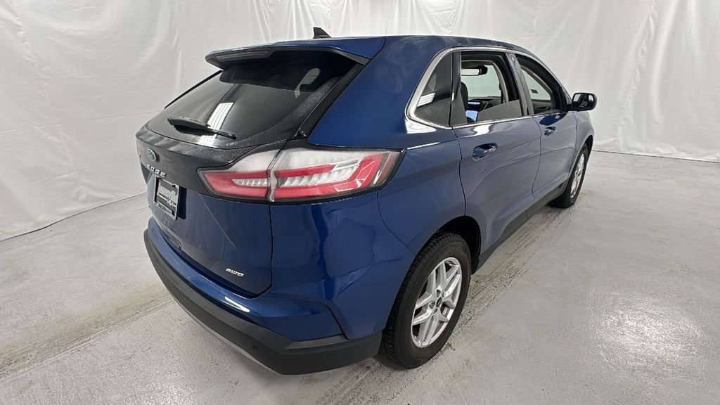Used 2023 Ford Edge SEL image 3