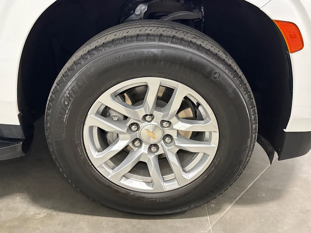 Used 2023 Chevrolet Suburban LT w/ Luxury Package image 20