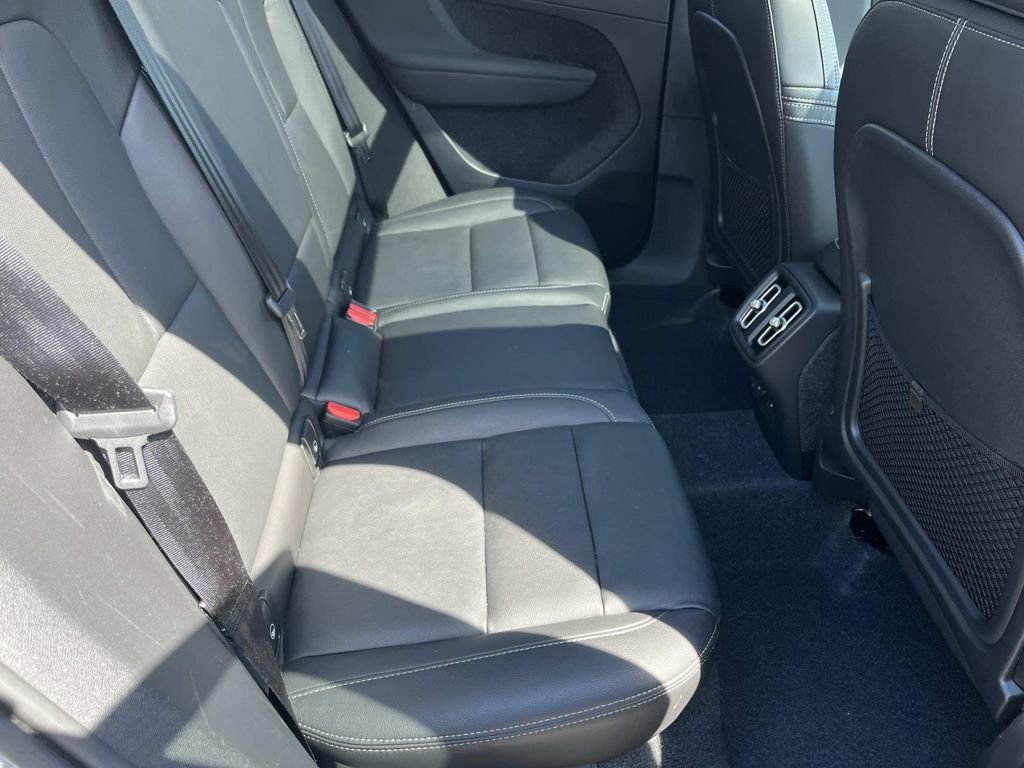 Certified 2025 Volvo XC40 B5 Core w/ Protection Package Premier image 21