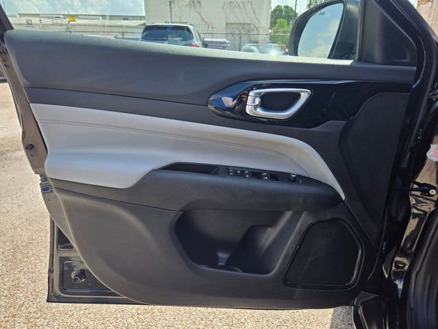 Used 2025 Jeep Compass Limited image 13