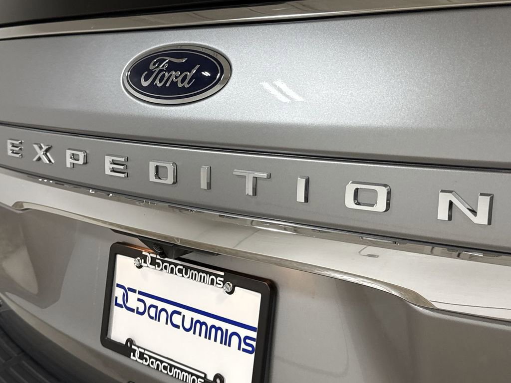 Used 2024 Ford Expedition Limited image 28