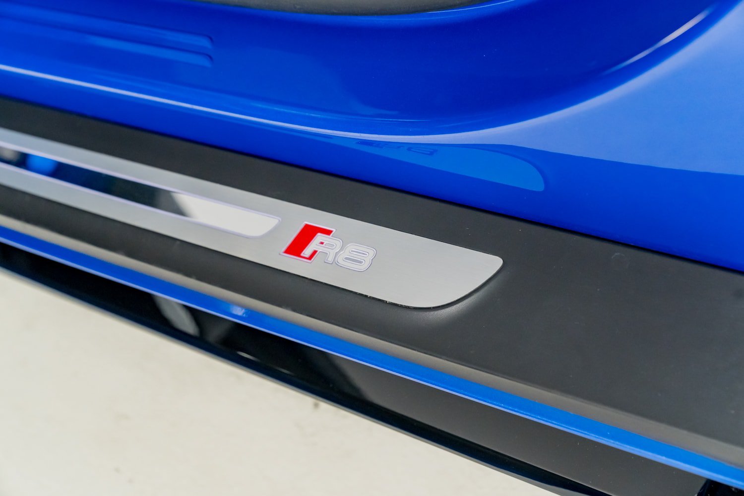 Used 2021 Audi R8 V10 w/ Premium Package RWD image 33
