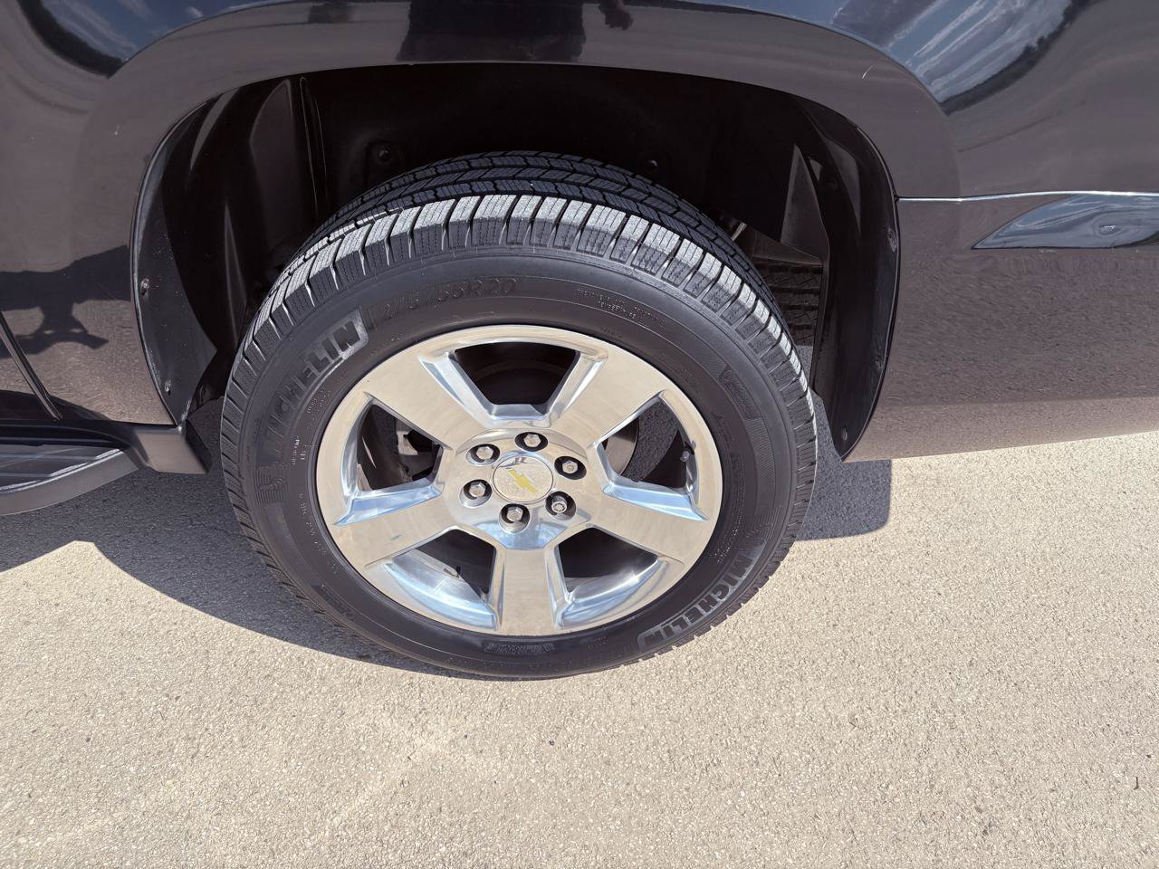 Used 2011 Chevrolet Suburban LS RWD image 12