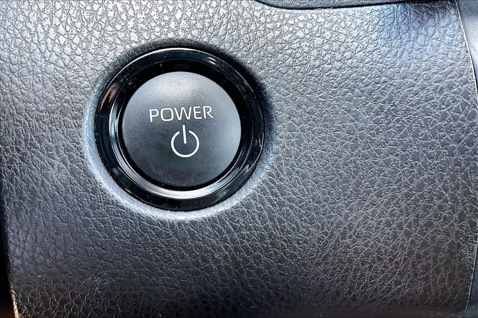 Used 2026 Toyota Camry SE FWD image 32