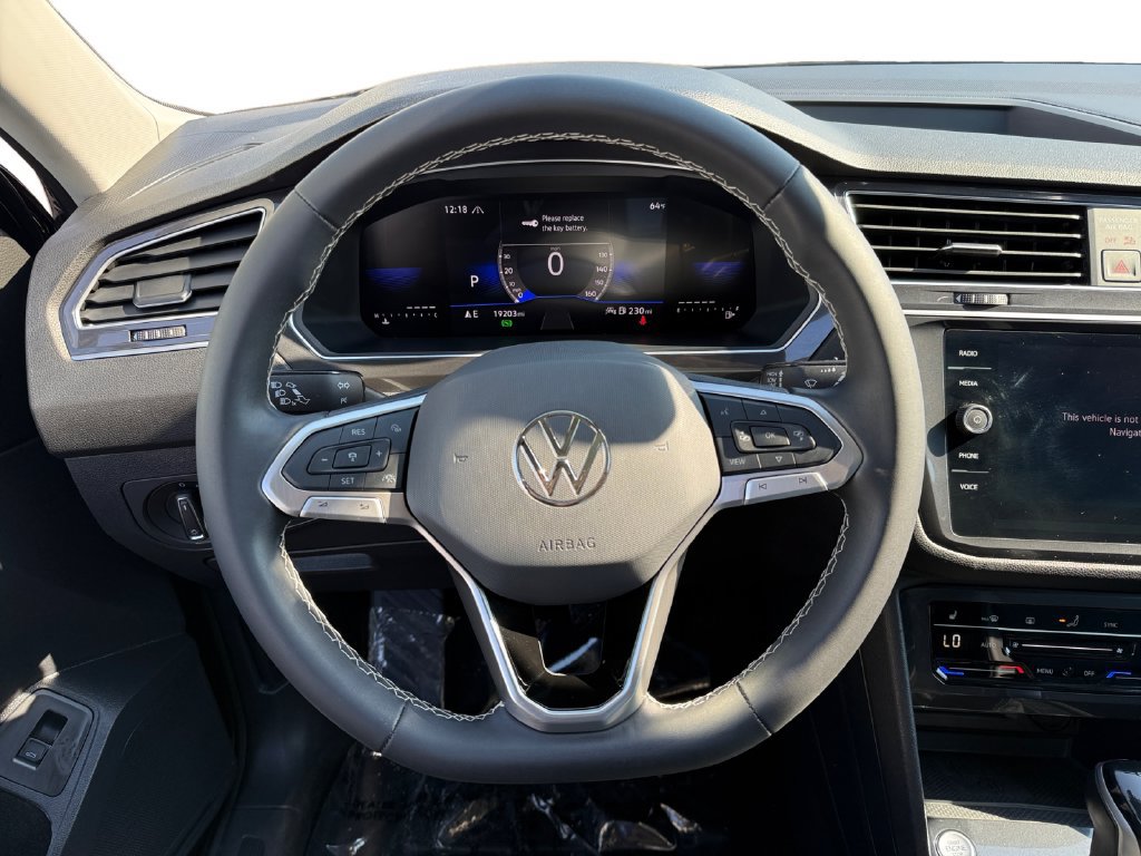 Used 2024 Volkswagen Tiguan SE AWD/4WD image 12