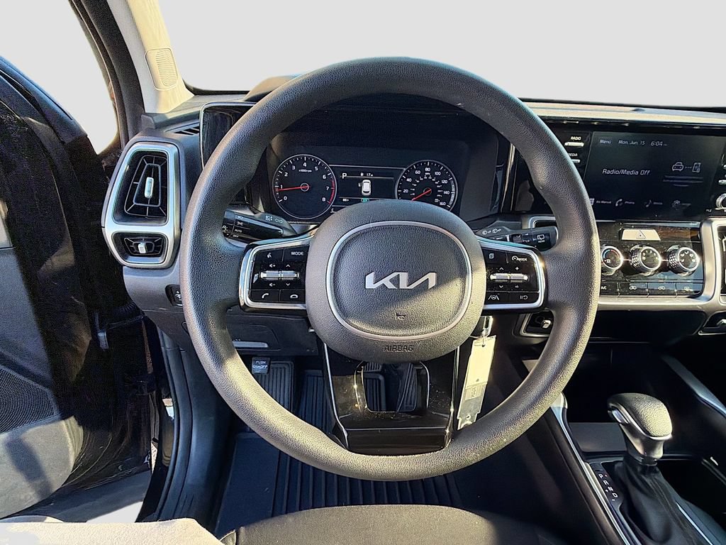 Used 2022 Kia Sorento LX FWD image 38